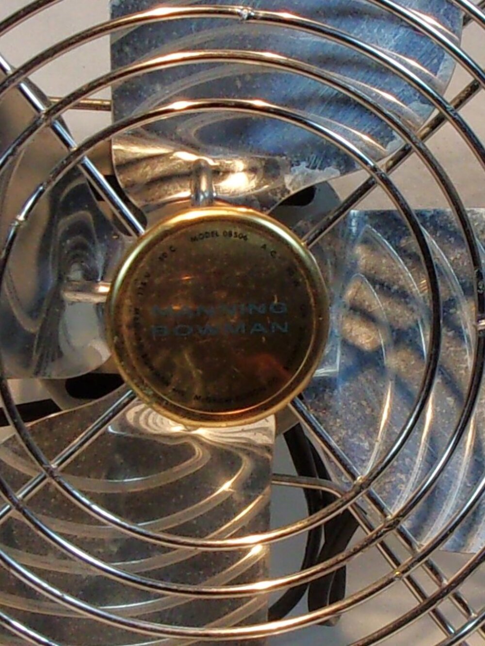VINTAGE 8' MANNING BOWMAN MODEL 08506 ELECTRIC FAN BY MCGRAW EDISON CO. "WORKS" - Picture 3 of 7